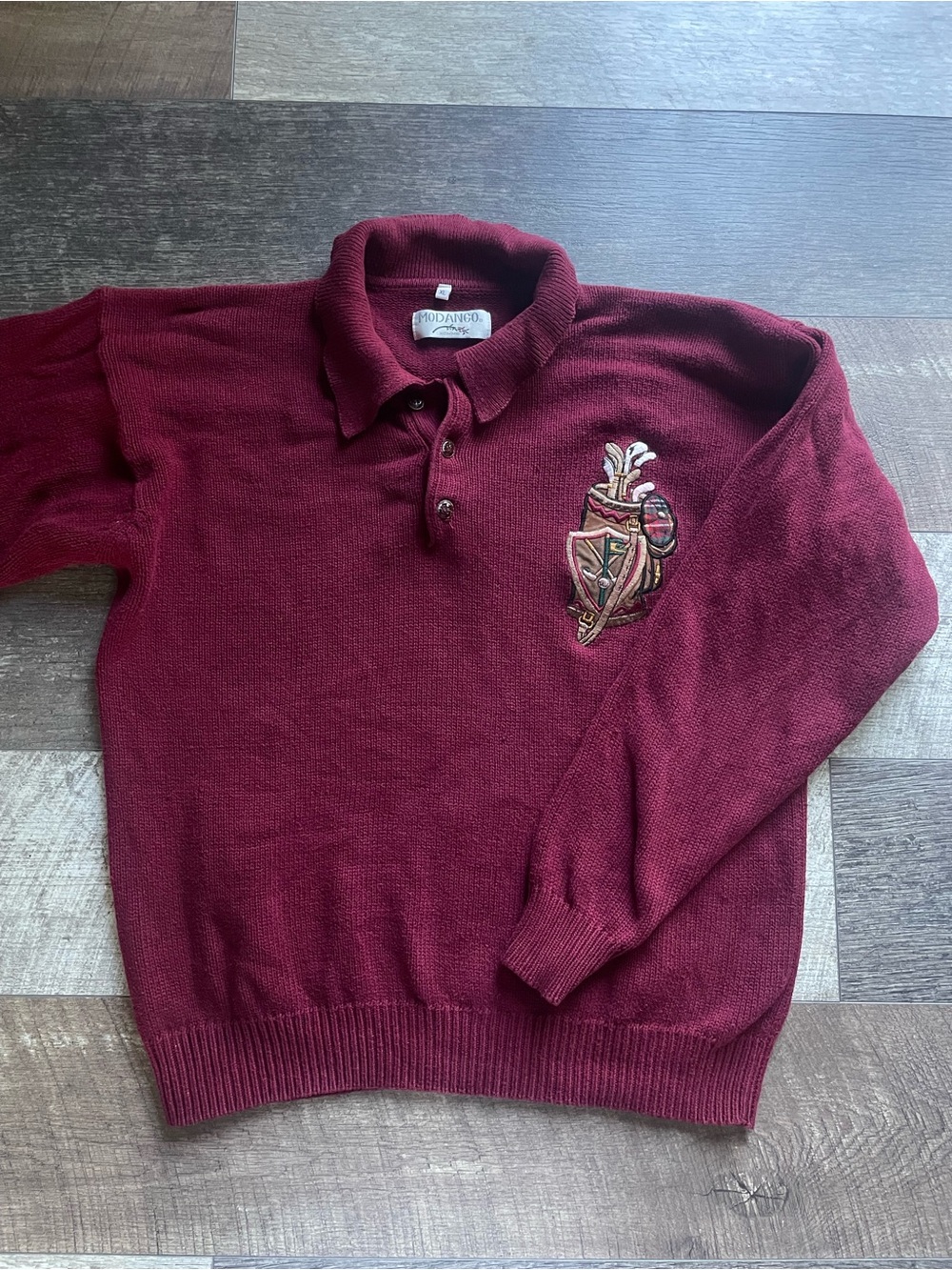 Vintage Modango Men's Burgundy Knit Polo Sweater with Golf Bag Crest Embroidery